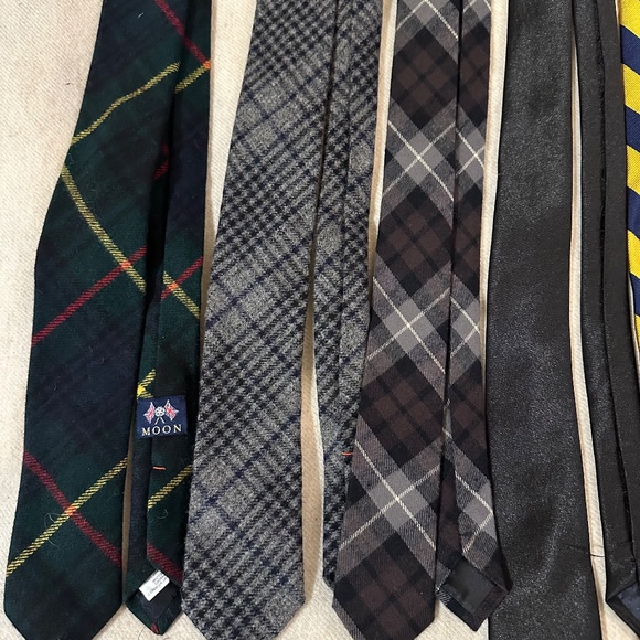Bundle of winter/all-season ties (Band of Outsiders, J. Crew, Uniqlo - Picture 3 of 7